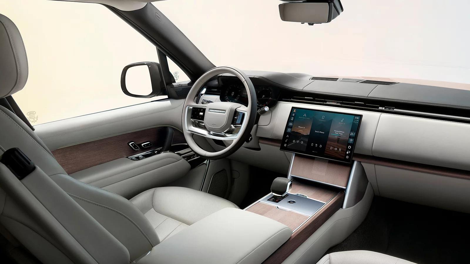 Interior y tablero de un auto moderno