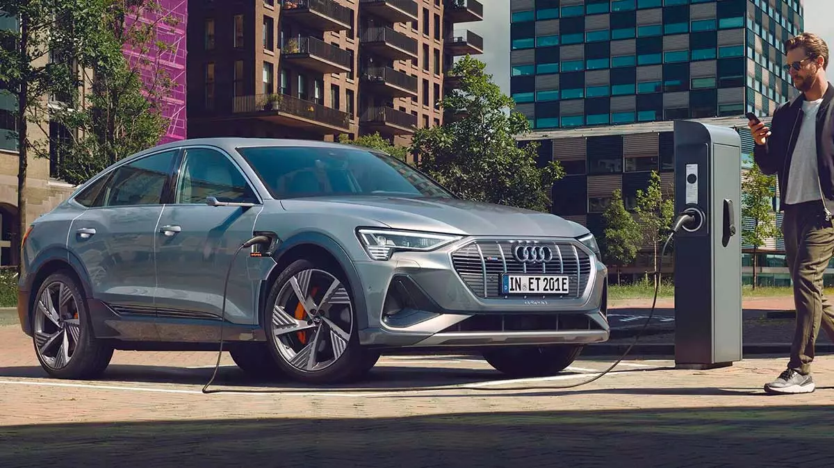 Audi e-tron: La Revolución Eléctrica de los SUV de Lujo