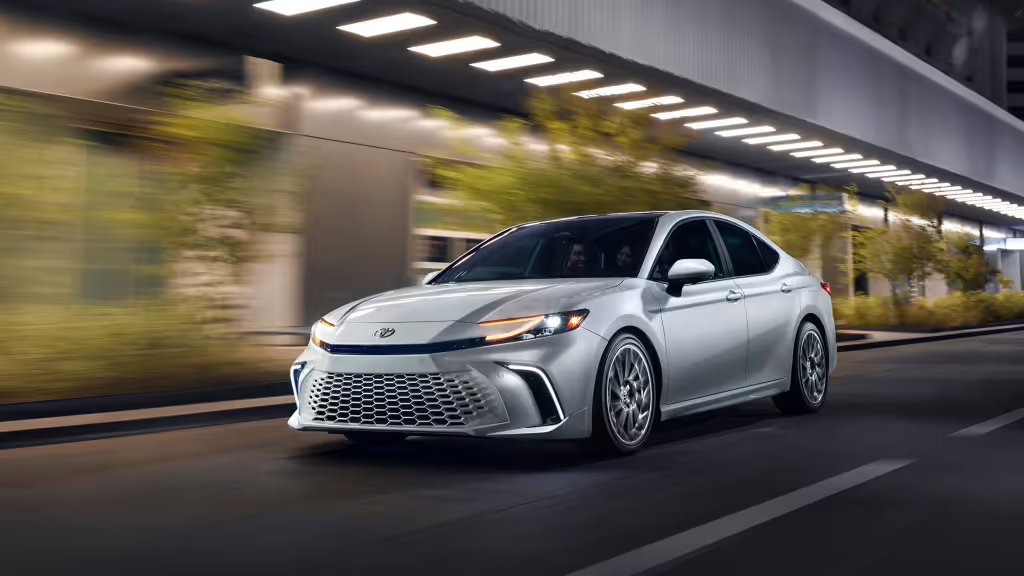 Toyota Camry : Innovación, confort y tecnología al servicio de los conductores
