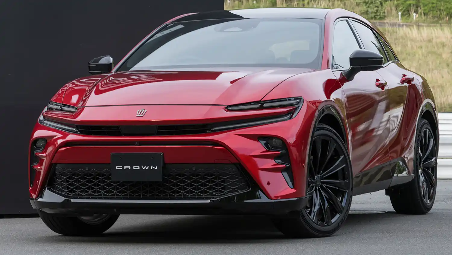 Toyota Crown Sport: El Futuro de los Sedanes de Lujo con un Toque Deportivo