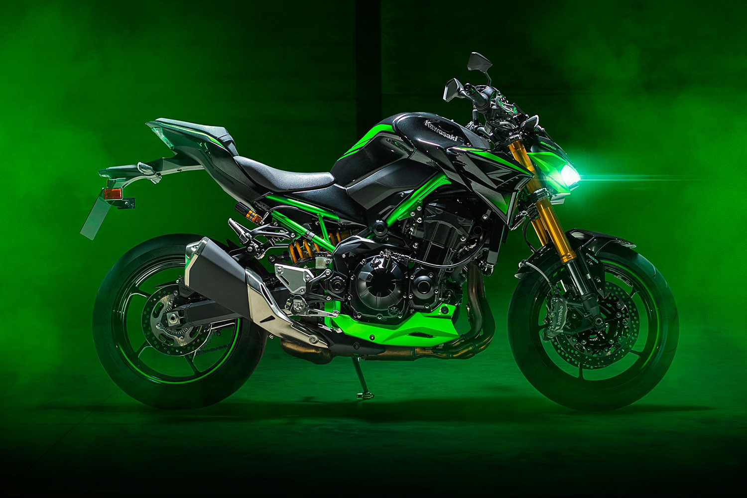 Kawasaki Z900: La naked deportiva que marca la diferencia en conducción